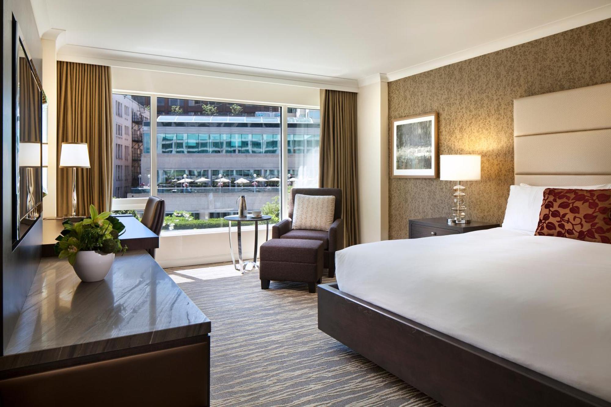 Deluxe Zimmer Zimmer mit 2 Doppelbetten und Stadtblick